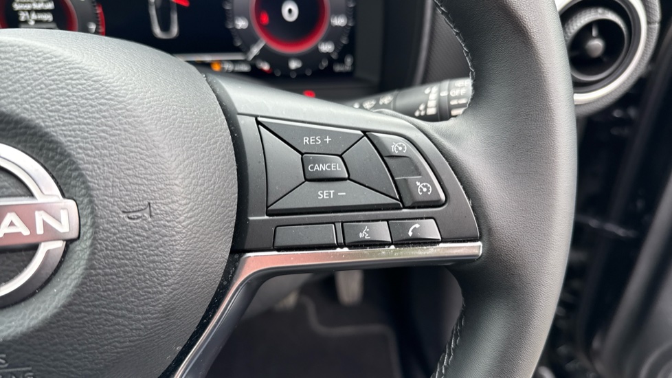 Nissan Juke 1.0 DiG-T N-Connecta 5dr Petrol Hatchback - Image 34