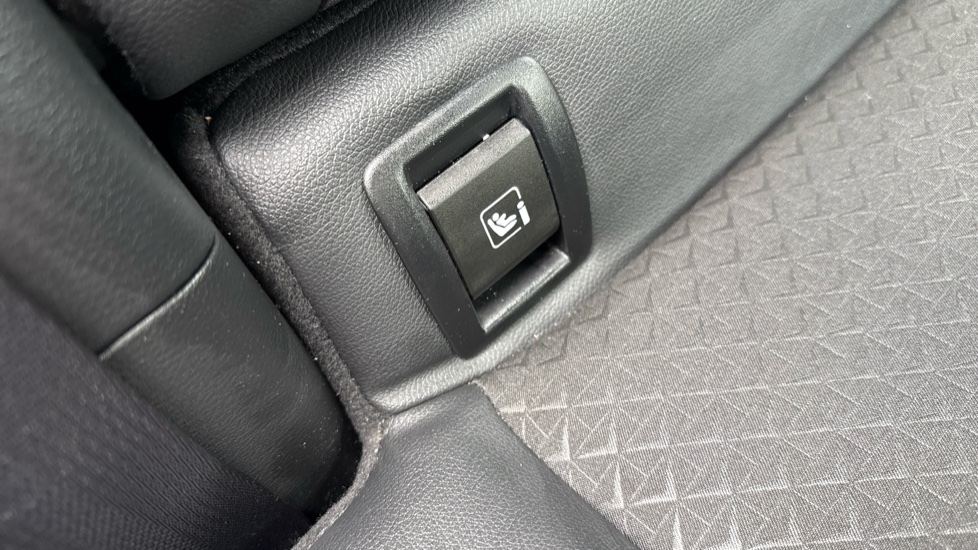 Nissan Juke 1.0 DiG-T N-Connecta 5dr Petrol Hatchback - Image 37