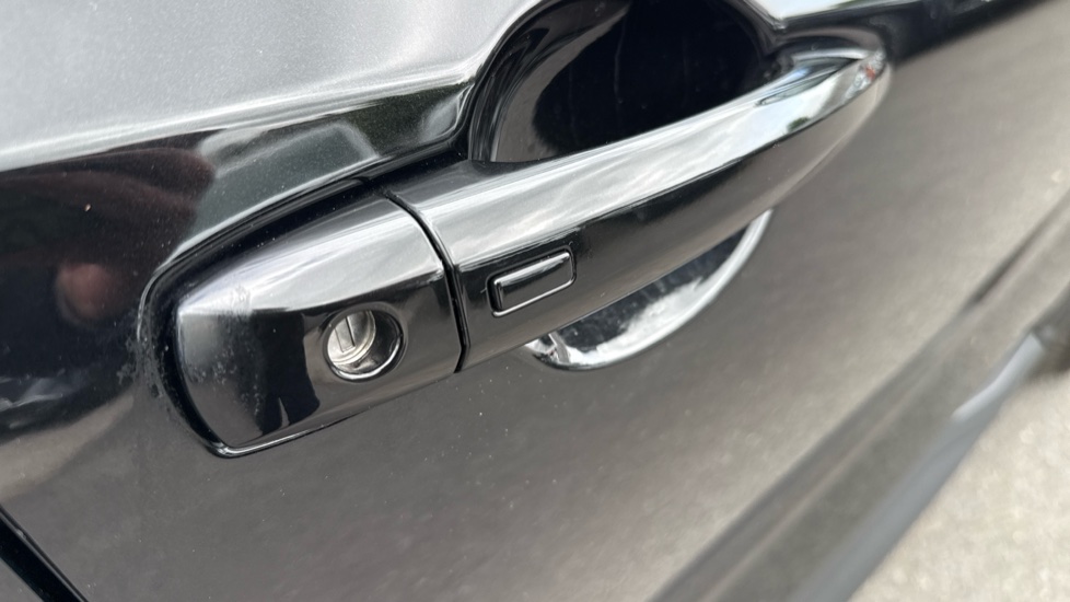 Nissan Juke 1.0 DiG-T N-Connecta 5dr Petrol Hatchback - Image 38