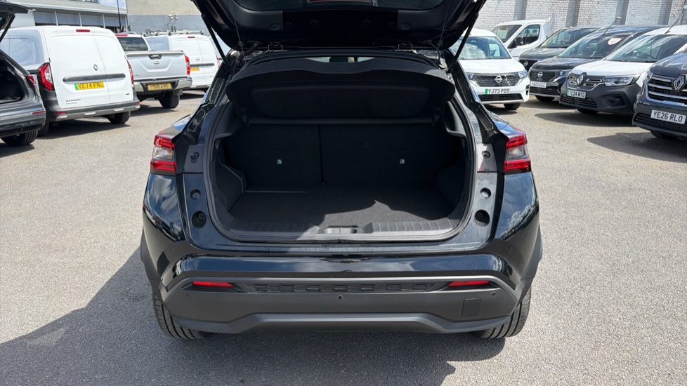 Nissan Juke 1.0 DiG-T N-Connecta 5dr Petrol Hatchback - Image 4