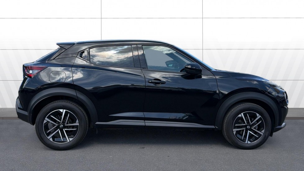 Nissan Juke 1.0 DiG-T N-Connecta 5dr Petrol Hatchback - Image 5
