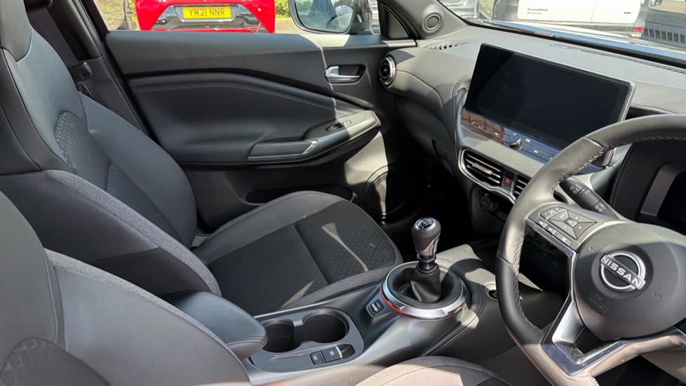 Nissan Juke 1.0 DiG-T N-Connecta 5dr Petrol Hatchback - Image 14