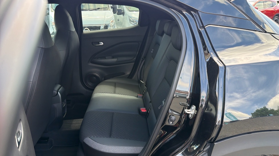 Nissan Juke 1.0 DiG-T N-Connecta 5dr Petrol Hatchback - Image 16