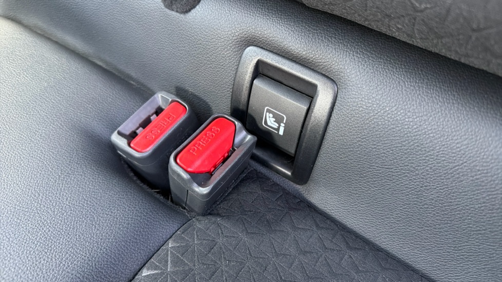 Nissan Juke 1.0 DiG-T N-Connecta 5dr Petrol Hatchback - Image 17