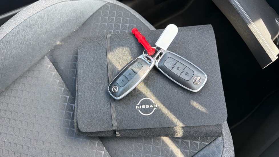 Nissan Juke 1.0 DiG-T N-Connecta 5dr Petrol Hatchback - Image 19