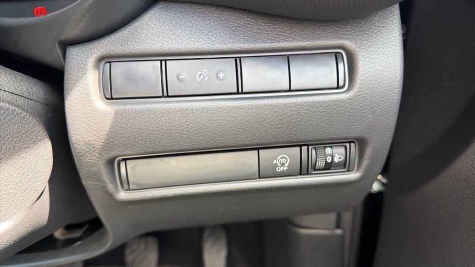 Nissan Juke 1.0 DiG-T N-Connecta 5dr Petrol Hatchback - Image 33