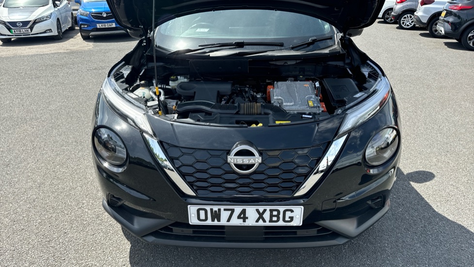 Nissan Juke 1.6 Hybrid Tekna 5dr Auto Hybrid Hatchback - Image 8