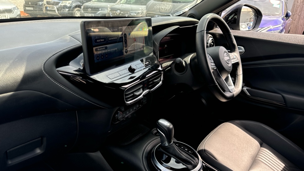 Nissan Juke 1.6 Hybrid Tekna 5dr Auto Hybrid Hatchback - Image 9