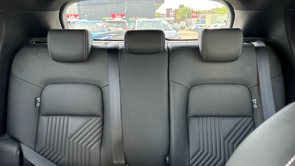 Nissan Juke 1.6 Hybrid Tekna 5dr Auto Hybrid Hatchback - Image 15