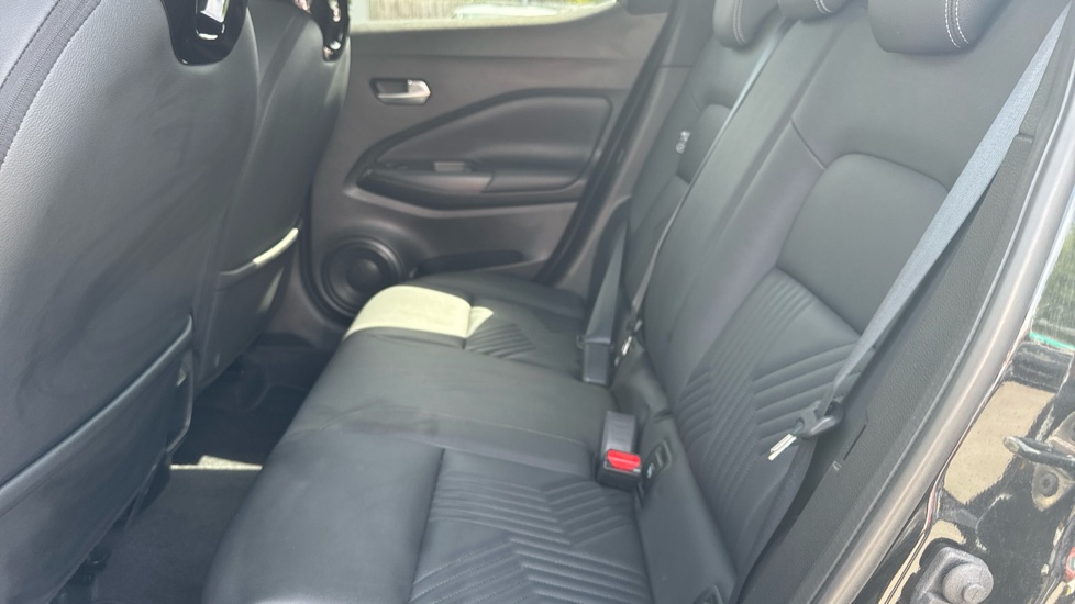 Nissan Juke 1.6 Hybrid Tekna 5dr Auto Hybrid Hatchback - Image 16