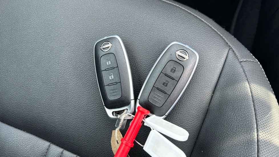 Nissan Juke 1.6 Hybrid Tekna 5dr Auto Hybrid Hatchback - Image 20