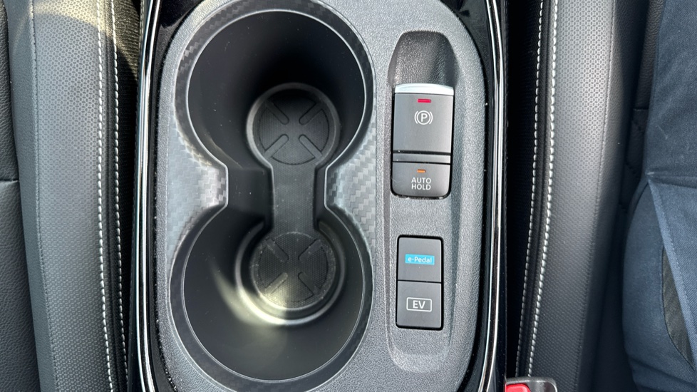 Nissan Juke 1.6 Hybrid Tekna 5dr Auto Hybrid Hatchback - Image 23
