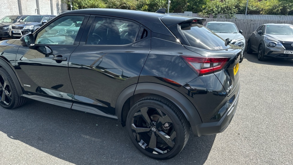 Nissan Juke 1.6 Hybrid Tekna 5dr Auto Hybrid Hatchback - Image 34