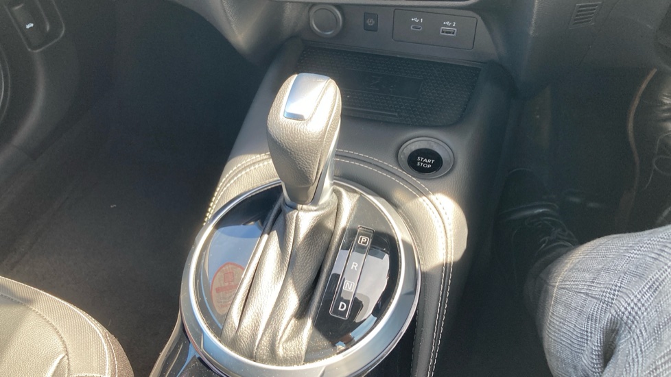 Nissan Juke 1.6 Hybrid Tekna 5dr Auto Hybrid Hatchback - Image 13