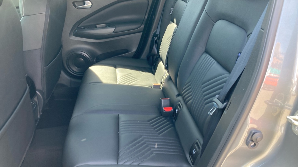Nissan Juke 1.6 Hybrid Tekna 5dr Auto Hybrid Hatchback - Image 16