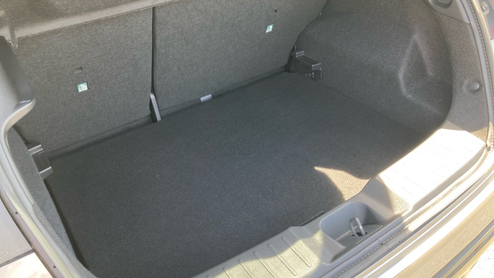 Nissan Juke 1.6 Hybrid Tekna 5dr Auto Hybrid Hatchback - Image 21