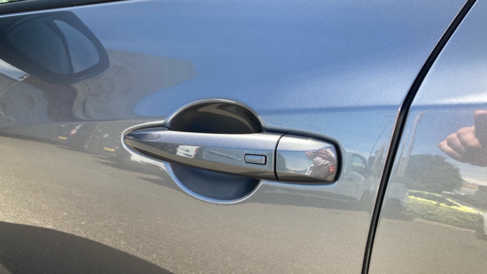 Nissan Juke 1.6 Hybrid Tekna 5dr Auto Hybrid Hatchback - Image 26