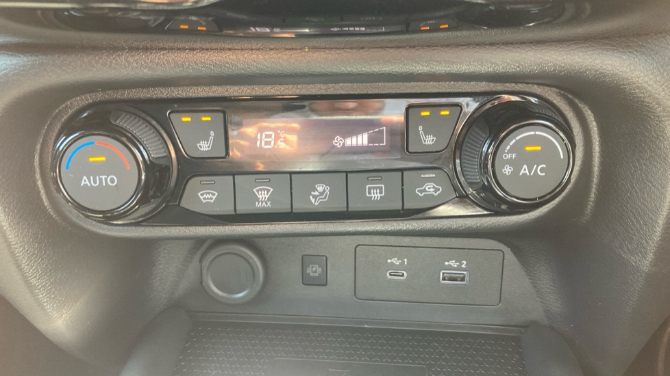 Nissan Juke 1.6 Hybrid Tekna 5dr Auto Hybrid Hatchback - Image 37