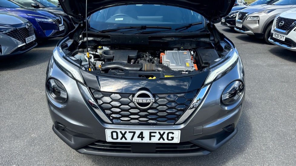 Nissan Juke 1.6 Hybrid N-Connecta 5dr Auto Hybrid Hatchback - Image 8