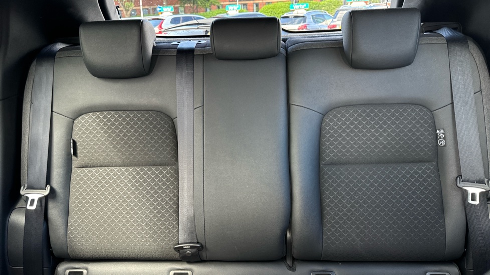 Nissan Juke 1.6 Hybrid N-Connecta 5dr Auto Hybrid Hatchback - Image 15