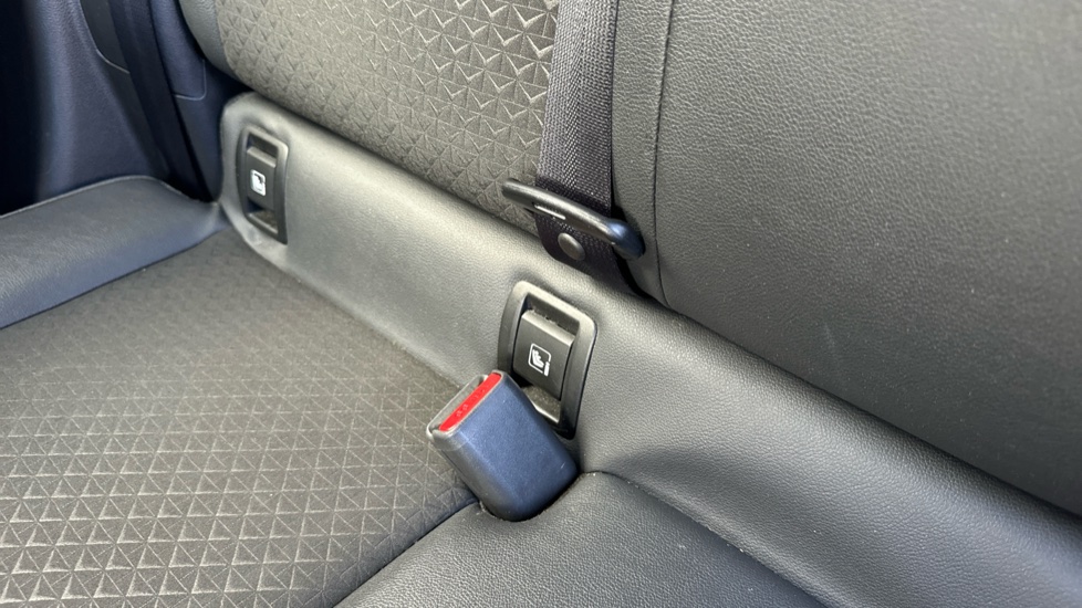 Nissan Juke 1.6 Hybrid N-Connecta 5dr Auto Hybrid Hatchback - Image 17