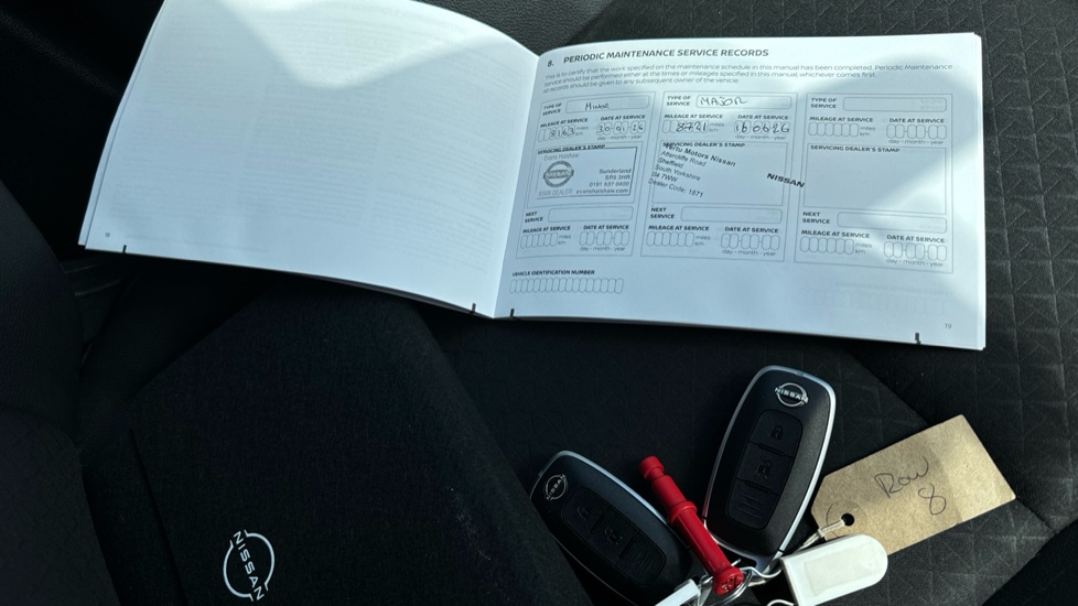 Nissan Juke 1.6 Hybrid N-Connecta 5dr Auto Hybrid Hatchback - Image 19
