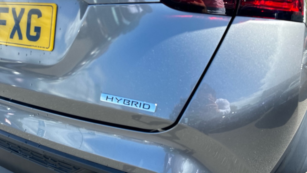 Nissan Juke 1.6 Hybrid N-Connecta 5dr Auto Hybrid Hatchback - Image 31