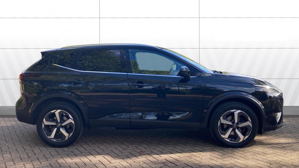 Nissan Qashqai 1.3 DiG-T MH N-Connecta 5dr Petrol Hatchback - Image 5