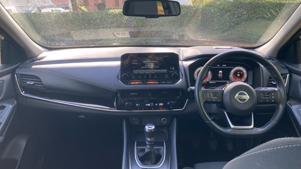 Nissan Qashqai 1.3 DiG-T MH N-Connecta 5dr Petrol Hatchback - Image 10
