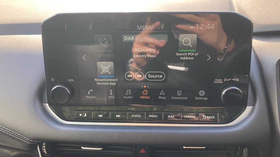 Nissan Qashqai 1.3 DiG-T MH N-Connecta 5dr Petrol Hatchback - Image 12