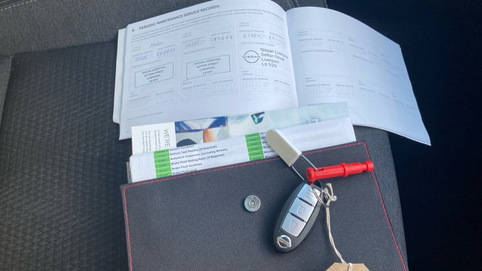 Nissan Qashqai 1.3 DiG-T MH N-Connecta 5dr Petrol Hatchback - Image 19