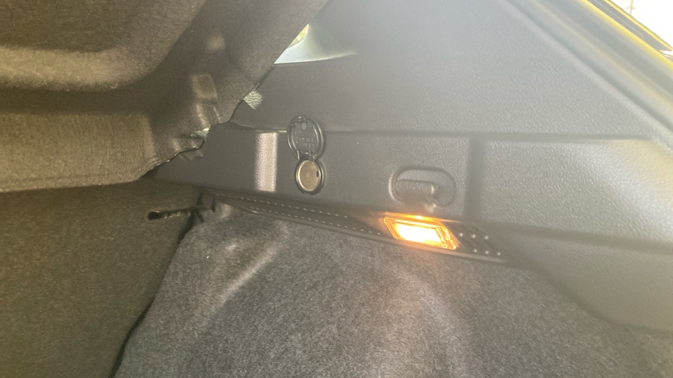 Nissan Qashqai 1.3 DiG-T MH N-Connecta 5dr Petrol Hatchback - Image 22