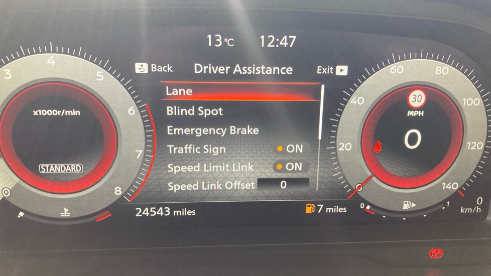 Nissan Qashqai 1.3 DiG-T MH N-Connecta 5dr Petrol Hatchback - Image 39