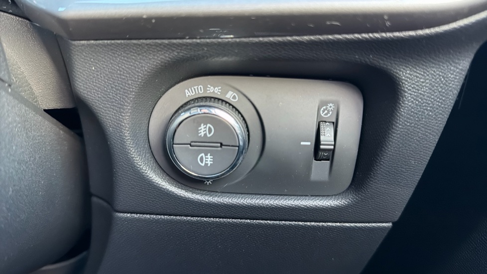 Vauxhall Mokka 100kW Ultimate 50kWh 5dr Auto Electric Hatchback - Image 30