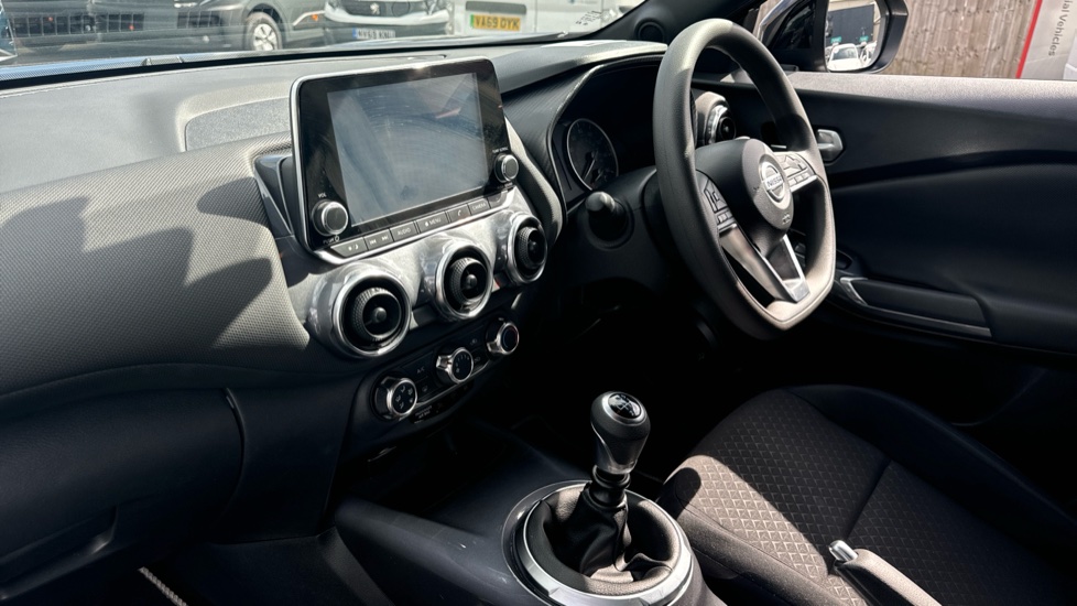 Nissan Juke 1.0 DiG-T Acenta 5dr Petrol Hatchback - Image 9