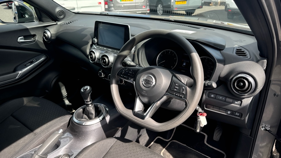 Nissan Juke 1.0 DiG-T Acenta 5dr Petrol Hatchback - Image 11