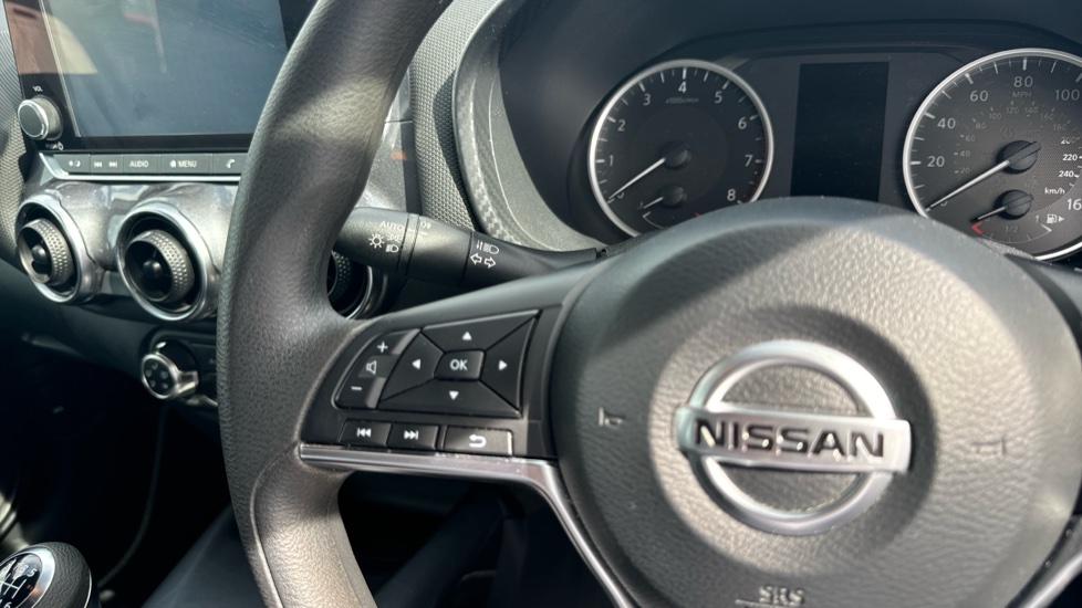 Nissan Juke 1.0 DiG-T Acenta 5dr Petrol Hatchback - Image 23