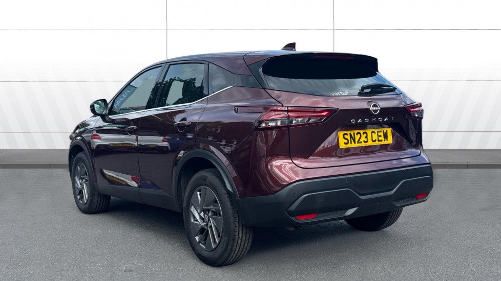 Nissan Qashqai 1.3 DiG-T MH Acenta Premium 5dr Petrol Hatchback - Image 2