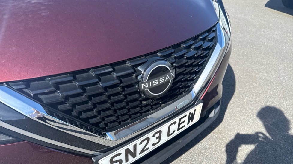 Nissan Qashqai 1.3 DiG-T MH Acenta Premium 5dr Petrol Hatchback - Image 24