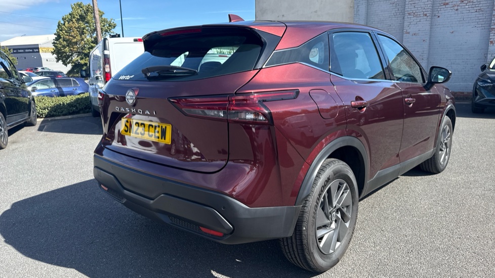 Nissan Qashqai 1.3 DiG-T MH Acenta Premium 5dr Petrol Hatchback - Image 30