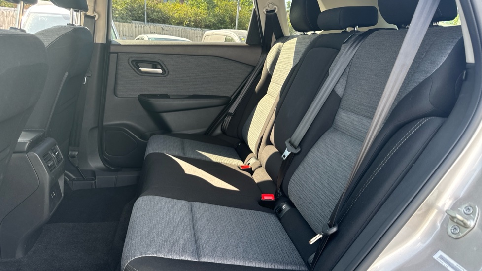 Nissan X-Trail 1.5 E-Power E-4orce 213 N-Connecta 5dr Auto Hybrid Station Wagon - Image 16