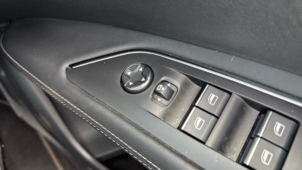 Peugeot 3008 1.2 PureTech GT 5dr EAT8 Petrol Estate - Image 30