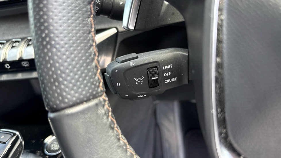 Peugeot 3008 1.2 PureTech GT 5dr EAT8 Petrol Estate - Image 37