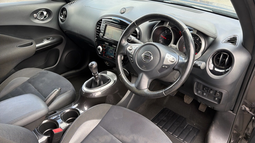 Nissan Juke 1.5 dCi N-Connecta 5dr Diesel Hatchback - Image 11