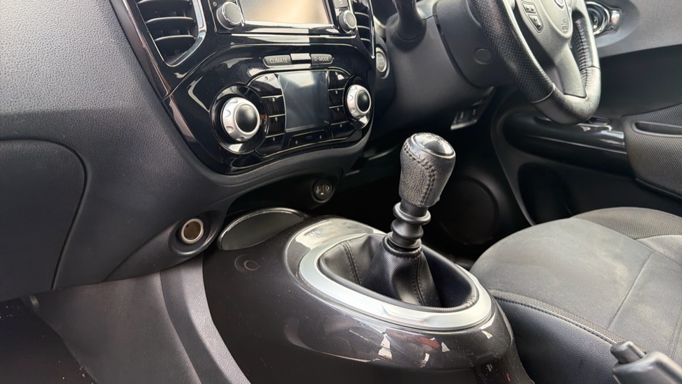 Nissan Juke 1.5 dCi N-Connecta 5dr Diesel Hatchback - Image 13