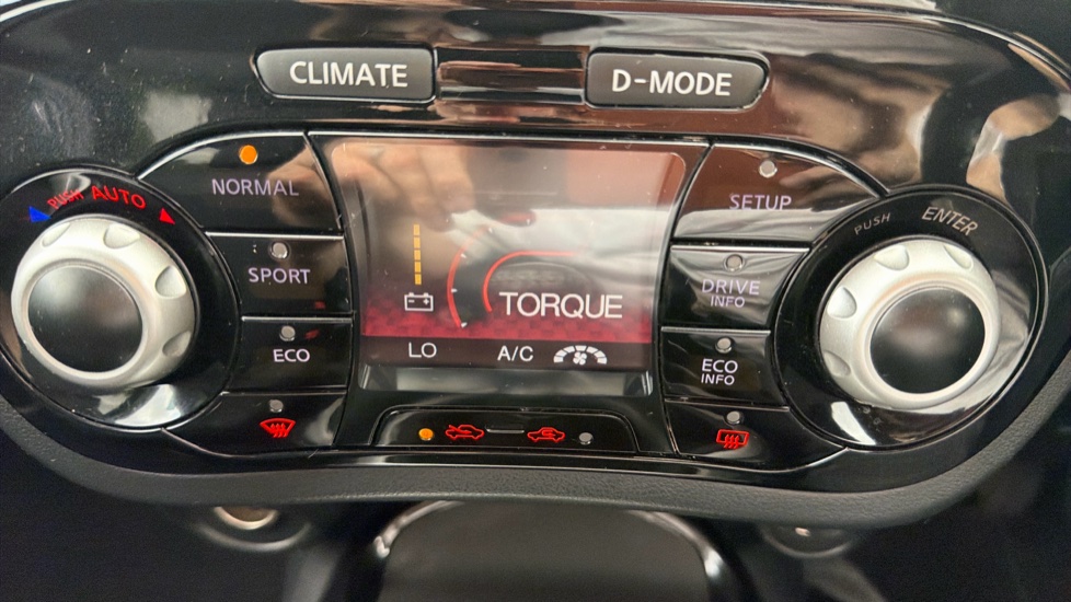 Nissan Juke 1.5 dCi N-Connecta 5dr Diesel Hatchback - Image 24