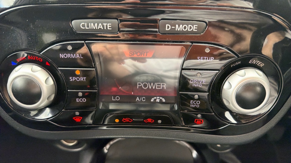 Nissan Juke 1.5 dCi N-Connecta 5dr Diesel Hatchback - Image 25