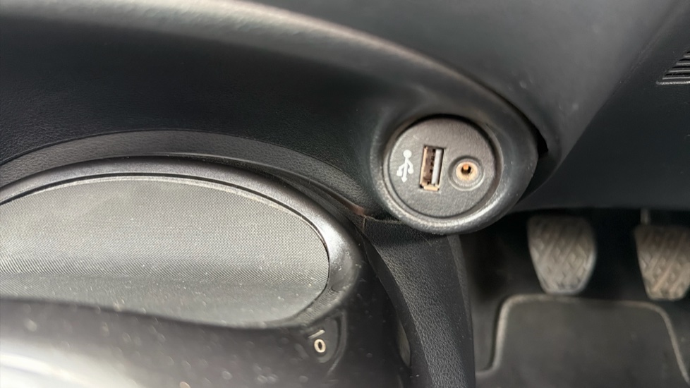 Nissan Juke 1.5 dCi N-Connecta 5dr Diesel Hatchback - Image 26
