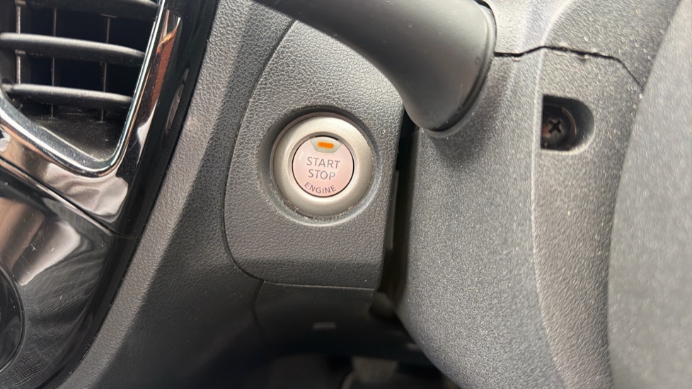 Nissan Juke 1.5 dCi N-Connecta 5dr Diesel Hatchback - Image 27