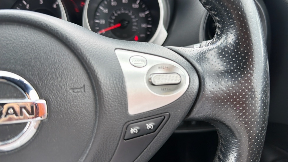 Nissan Juke 1.5 dCi N-Connecta 5dr Diesel Hatchback - Image 30